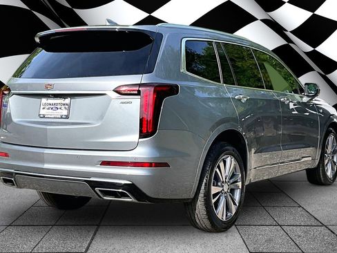 Used 2023 Cadillac XT6 Premium Luxury AWD/4WD image 2