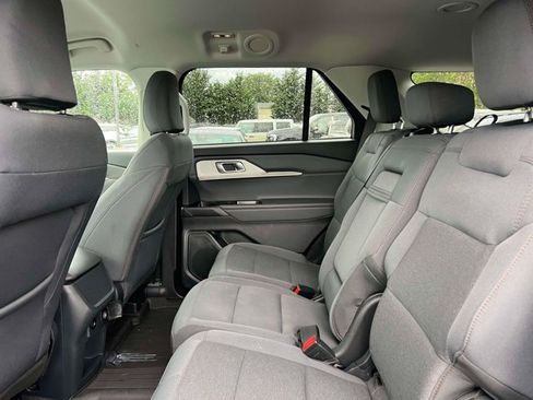 Used 2026 Ford Explorer Active AWD/4WD image 16