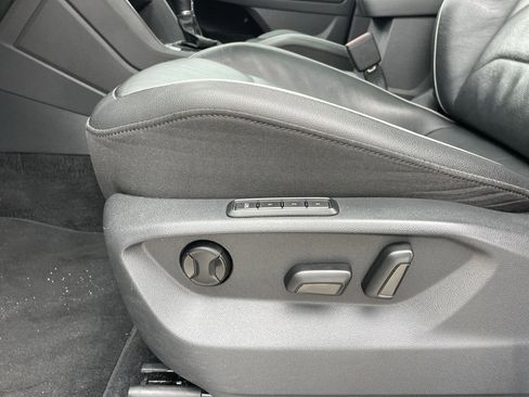 Used 2019 Volkswagen Tiguan SEL Premium AWD/4WD image 19