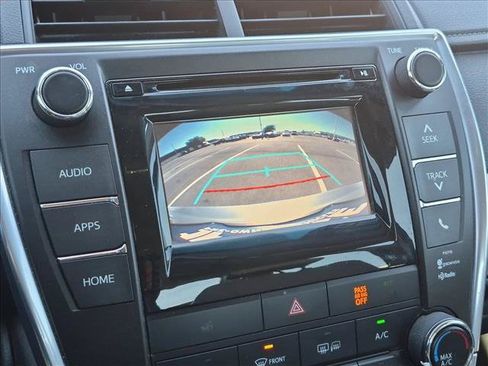 Used 2015 Toyota Camry SE FWD image 13