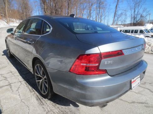 Used 2018 Volvo S90 T5 Momentum image 5