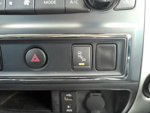 Used 2017 Nissan Titan SL RWD image 49