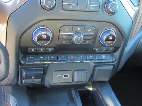 Used 2020 Chevrolet Silverado 1500 High Country image 24