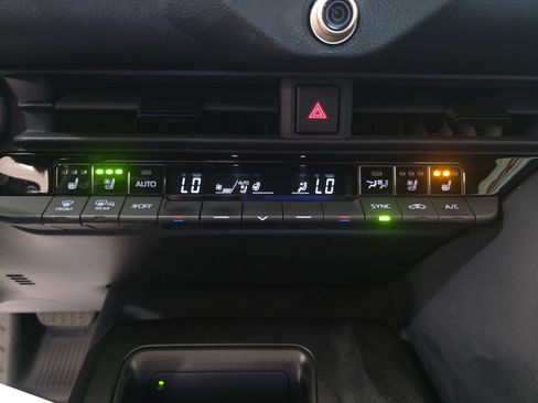 Used 2023 Toyota Crown Platinum AWD/4WD image 20