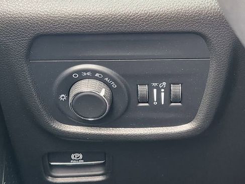 Used 2024 Jeep Grand Cherokee L Laredo image 16