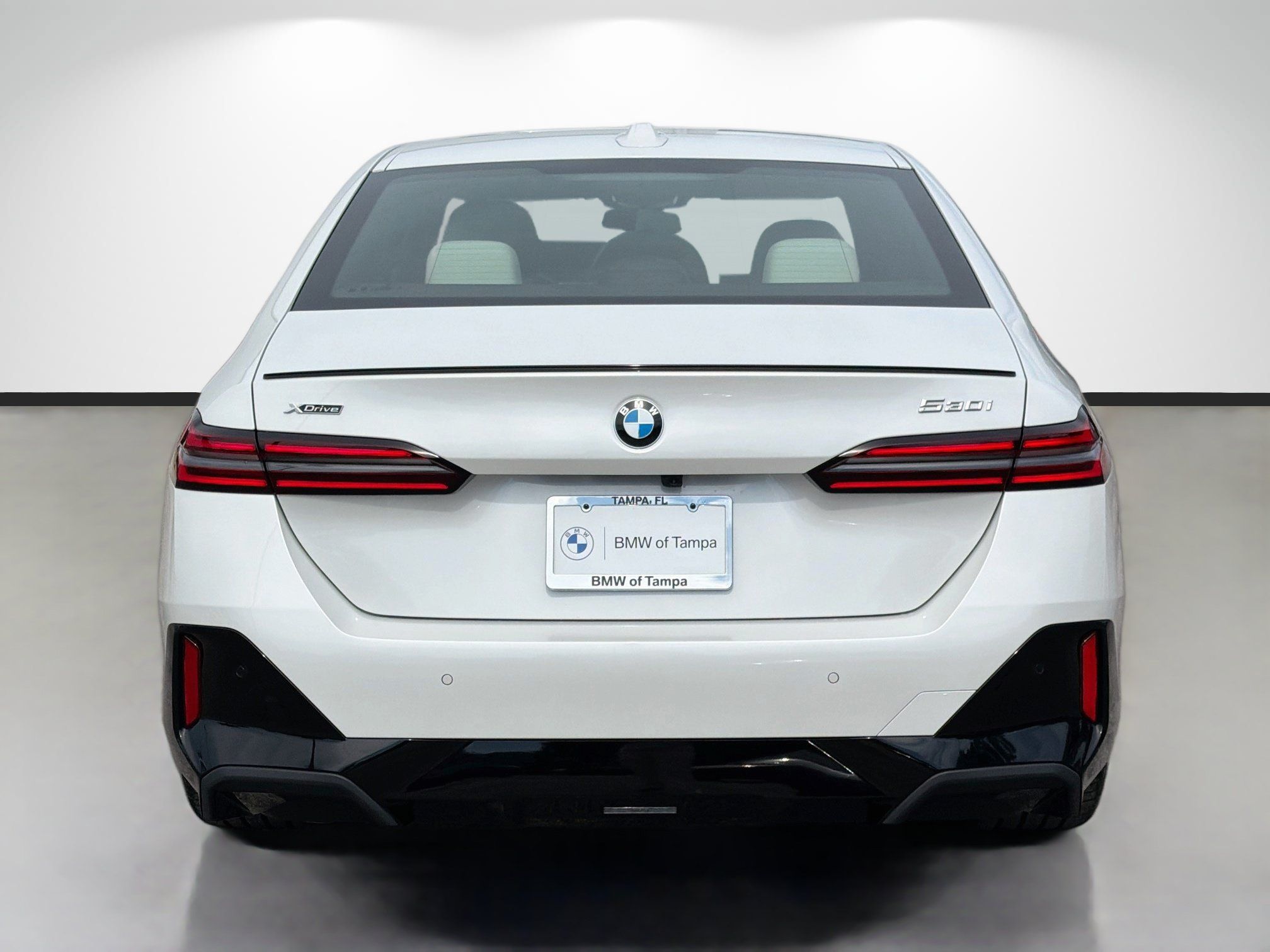 New 2027 BMW 530i xDrive w/ M Sport Package AWD/4WD image 4