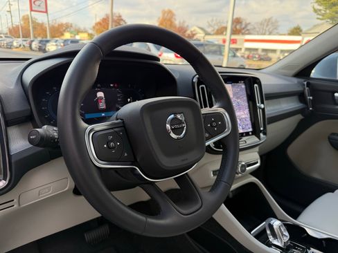 Used 2025 Volvo XC40 B5 Plus w/ Protection Package Premier image 46