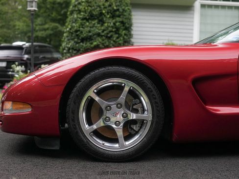 Used 2004 Chevrolet Corvette Convertible w/ Preferred Equipment Group RWD image 4