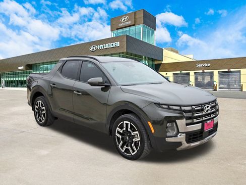 Certified 2025 Hyundai Santa Cruz Limited image 3