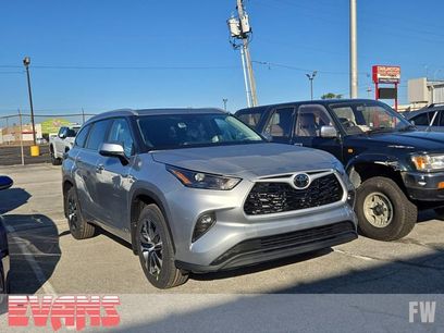 New 2025 Toyota Highlander XLE