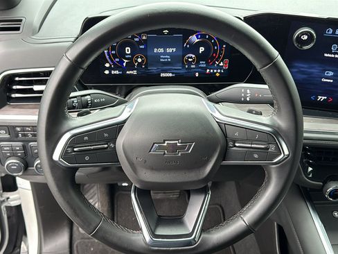 Certified 2025 Chevrolet Suburban Z71 image 15