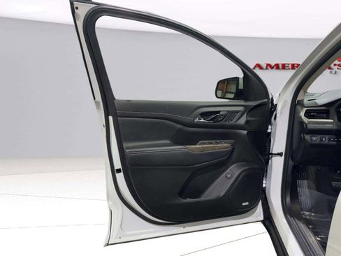 Used 2021 GMC Acadia Denali w/ Denali Technology Package image 23