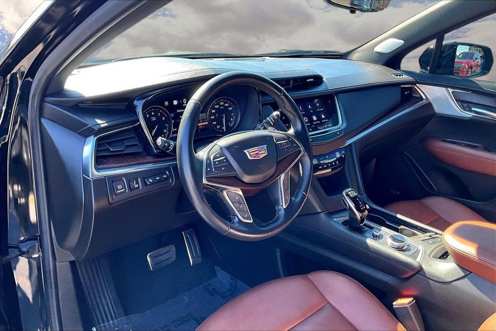 Used 2023 Cadillac XT5 Sportv w/ Technology Package AWD/4WD image 17