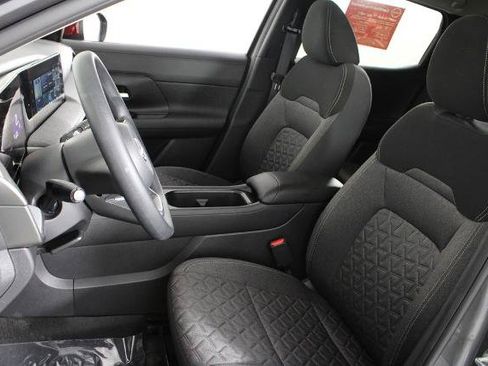 Certified 2025 Nissan Kicks SV FWD image 19