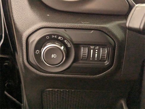 Used 2022 Jeep Wrangler Unlimited Sport image 28