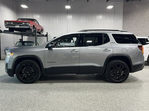 Certified 2023 GMC Acadia SLE w/ Driver Convenience Package AWD/4WD image 2