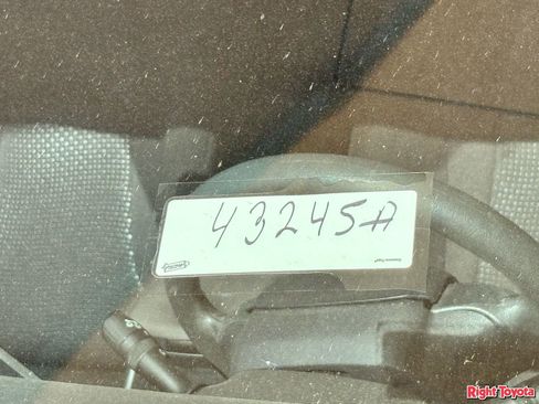 Used 2019 Toyota Prius LE w/ Carpet Mat Package AWD/4WD image 11