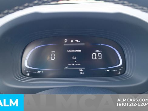 Used 2025 Hyundai Venue Limited image 28