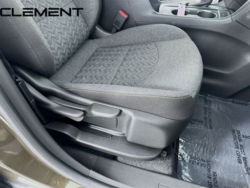 Used 2024 Chevrolet Equinox LT image 33