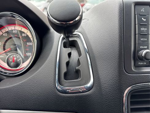 Used 2018 Dodge Grand Caravan GT image 34