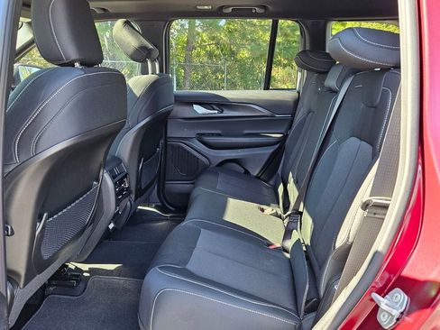 New 2025 Jeep Grand Cherokee Laredo X w/ Luxury Tech Group I RWD image 11