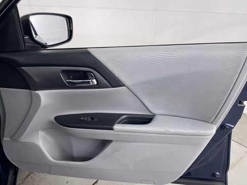 Used 2015 Honda Accord LX image 22