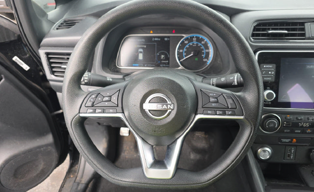 Used 2025 Nissan Leaf S FWD image 6