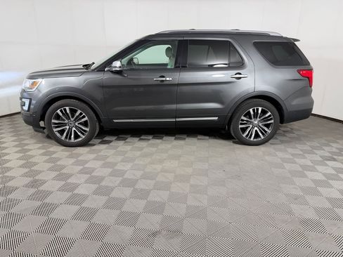 Used 2016 Ford Explorer Platinum image 2