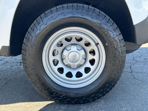 Used 2024 Chevrolet Colorado W/T w/ Advanced Trailering Package image 9