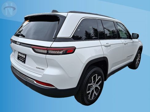 Used 2024 Jeep Grand Cherokee Limited AWD/4WD image 38