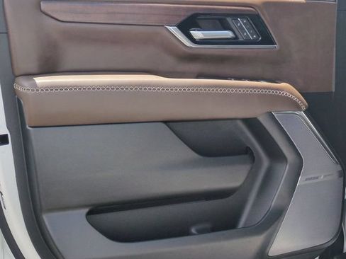 Used 2025 GMC Yukon Denali Ultimate w/ LPO, Floor Liner Package AWD/4WD image 22