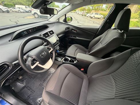 Used 2017 Toyota Prius Three FWD image 39