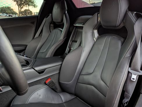 Used 2023 Chevrolet Corvette Stingray Premium Conv w/ Z51 Performance Package image 23