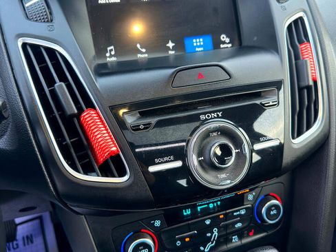 Used 2017 Ford Focus SEL w/ Cold Weather Package image 22