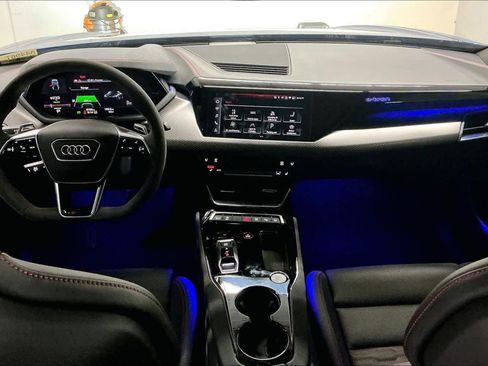Used 2022 Audi RS e-tron GT image 17