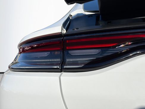 Used 2023 Porsche Panamera 4S w/ Premium Package image 10