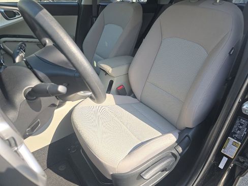 Used 2023 Kia Soul LX w/ LX Technology Package image 21