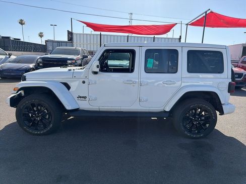 Used 2021 Jeep Wrangler Unlimited Sahara AWD/4WD image 5
