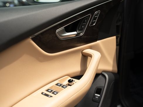 Certified 2023 Audi Q8 Premium Plus AWD/4WD image 21
