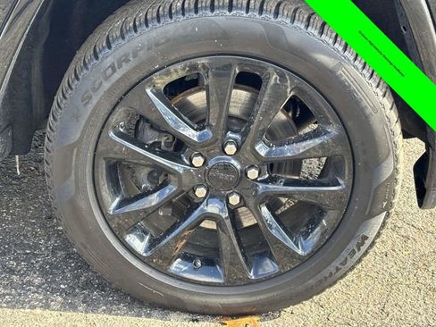 Used 2022 Jeep Grand Cherokee Laredo X image 34