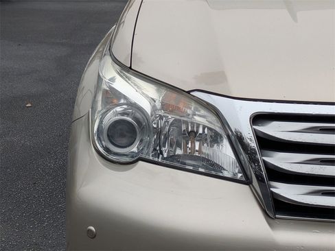 Used 2013 Lexus GX 460 w/ Comfort Plus Pkg image 11