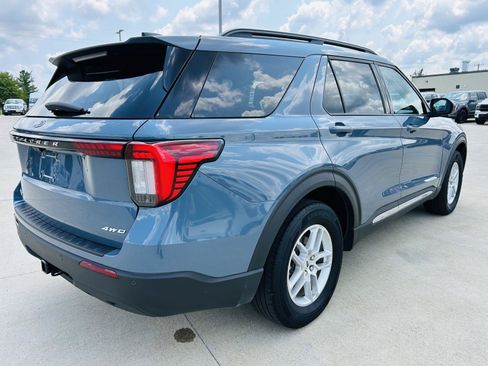 Used 2025 Ford Explorer Active AWD/4WD image 43