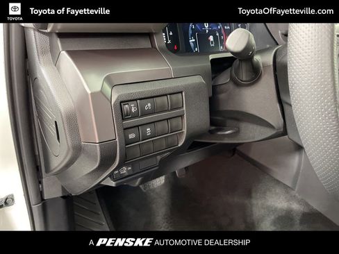 Used 2025 Toyota Tacoma SR5 AWD/4WD image 23