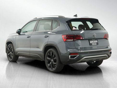 Used 2022 Volkswagen Taos SE image 3