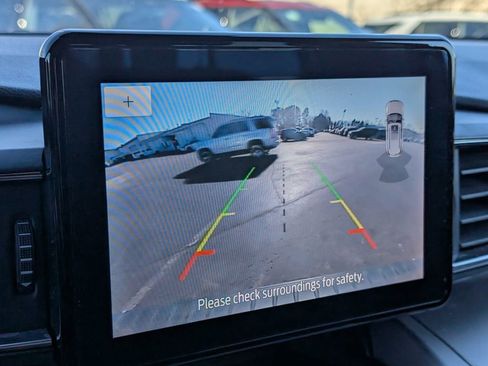 Used 2022 Ford Explorer XLT w/ Equipment Group 202A image 23