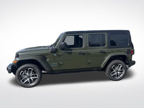 Used 2024 Jeep Wrangler Unlimited w/ Convenience Group AWD/4WD image 4