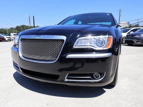 Used 2012 Chrysler 300 C Luxury Series RWD image 31