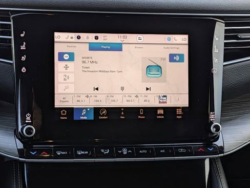 Used 2024 Jeep Wagoneer L Series II image 15