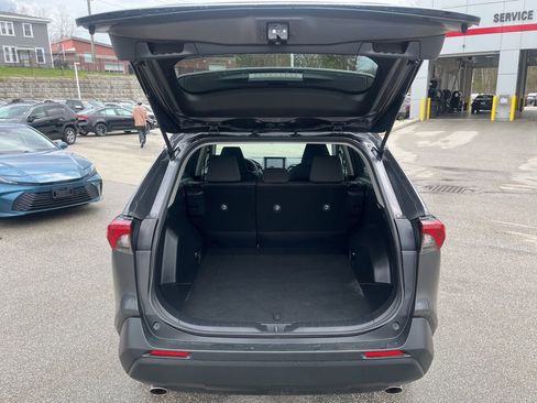 Used 2025 Toyota RAV4 XLE image 5