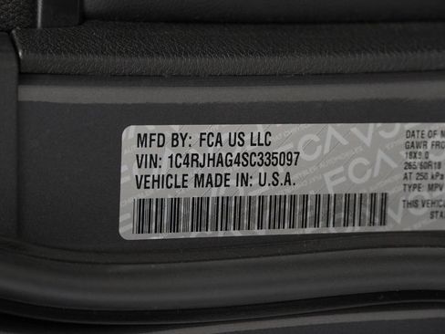 Used 2025 Jeep Grand Cherokee Laredo X AWD/4WD image 53